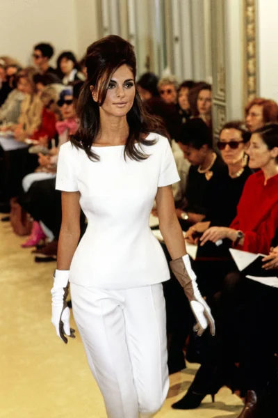 Look 28
